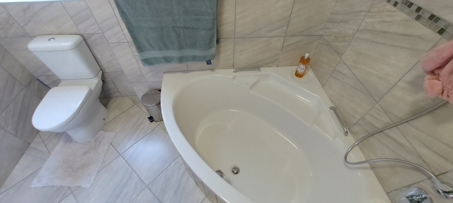 3 Bedroom Property for Sale in Albertinia Western Cape